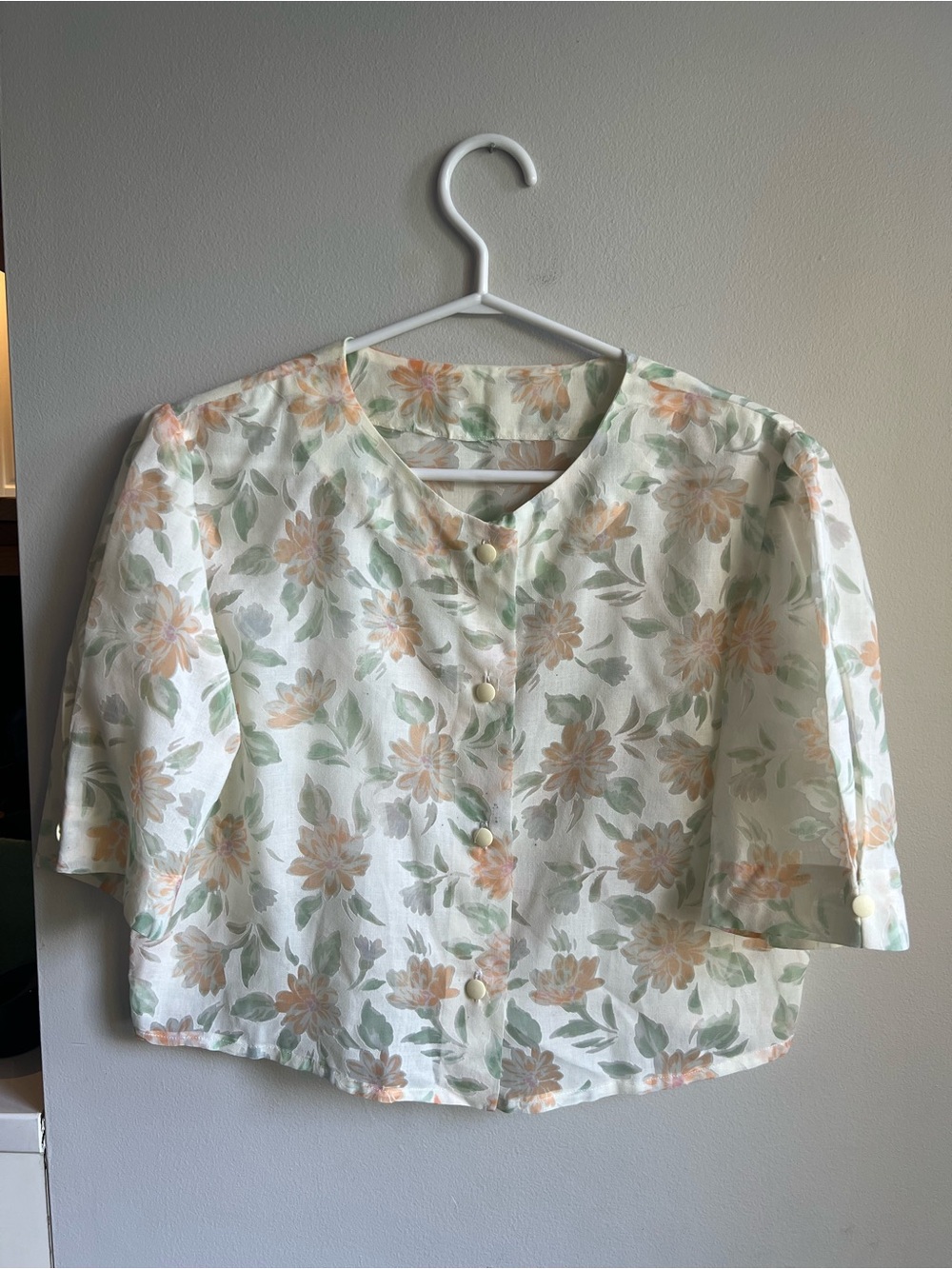 Vintage Light Cream Floral Button-Front Women’s Top